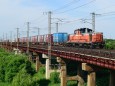 鉄橋を渡るDD51貨物列車