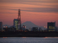 荒川河川敷から見る夕景富士
