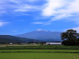 薄化粧の鳥海山