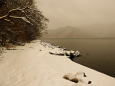 雪の中禅寺湖