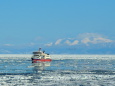 海別岳(ウナベツ岳)と砕氷観光船