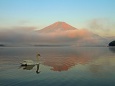 山中湖の赤富士