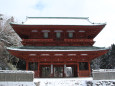 雪の高野山・大門