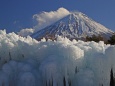 氷瀑と富士