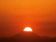 落陽を呑む富士