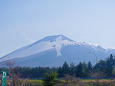 春の岩手山