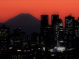 新宿摩天楼と富士山