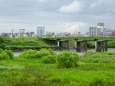 川の向こうに久留米市街地