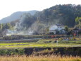 春も近づく里の冬景色