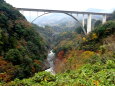 晩秋の高千穂峡とR218高架橋