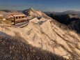 朝の燕山荘