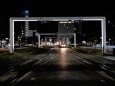 富山軌道鉄道と駅前の夜景