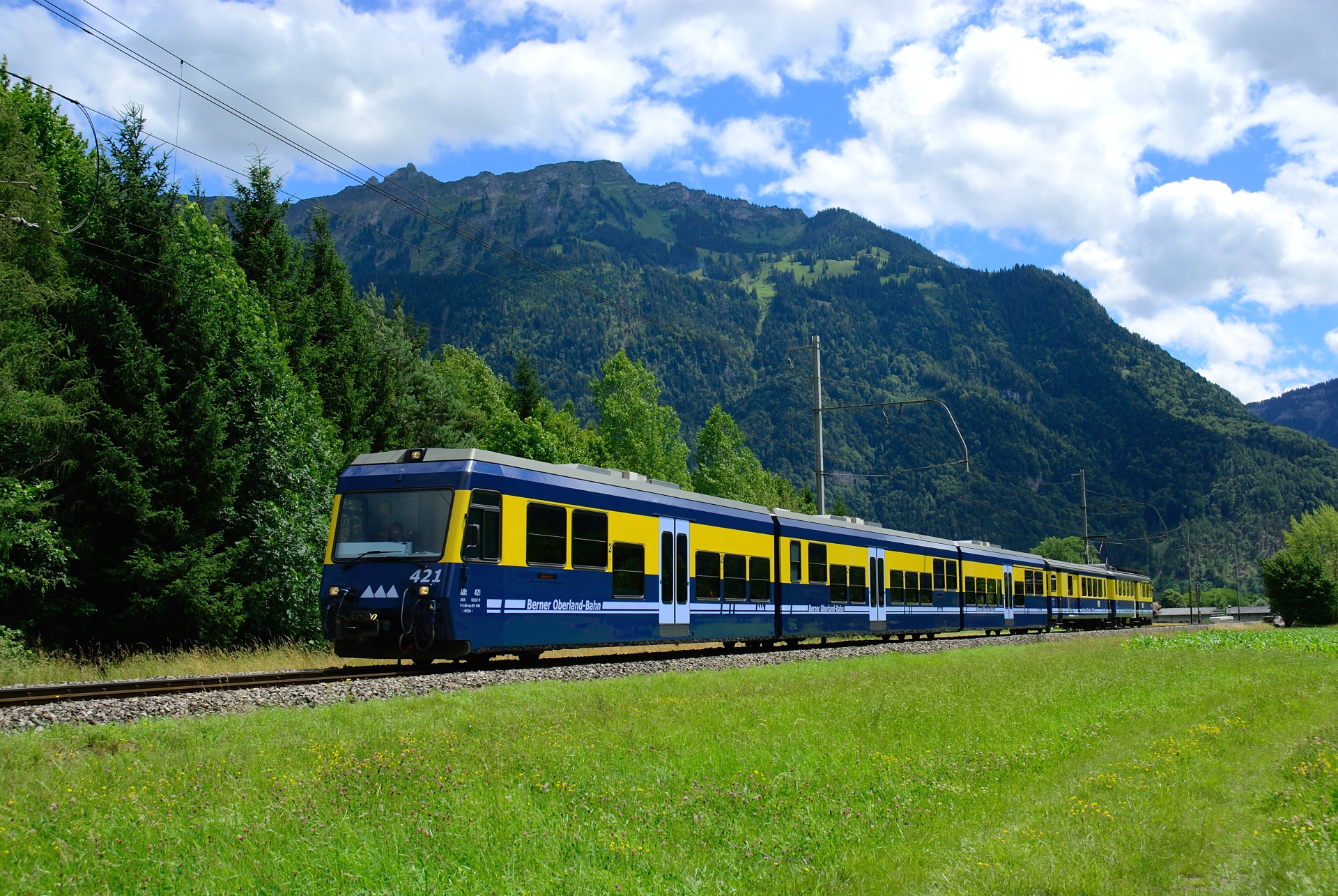 鉄道 > 電車「Berner Oberland Bahnの登山電車」壁紙1920x1285 壁紙館