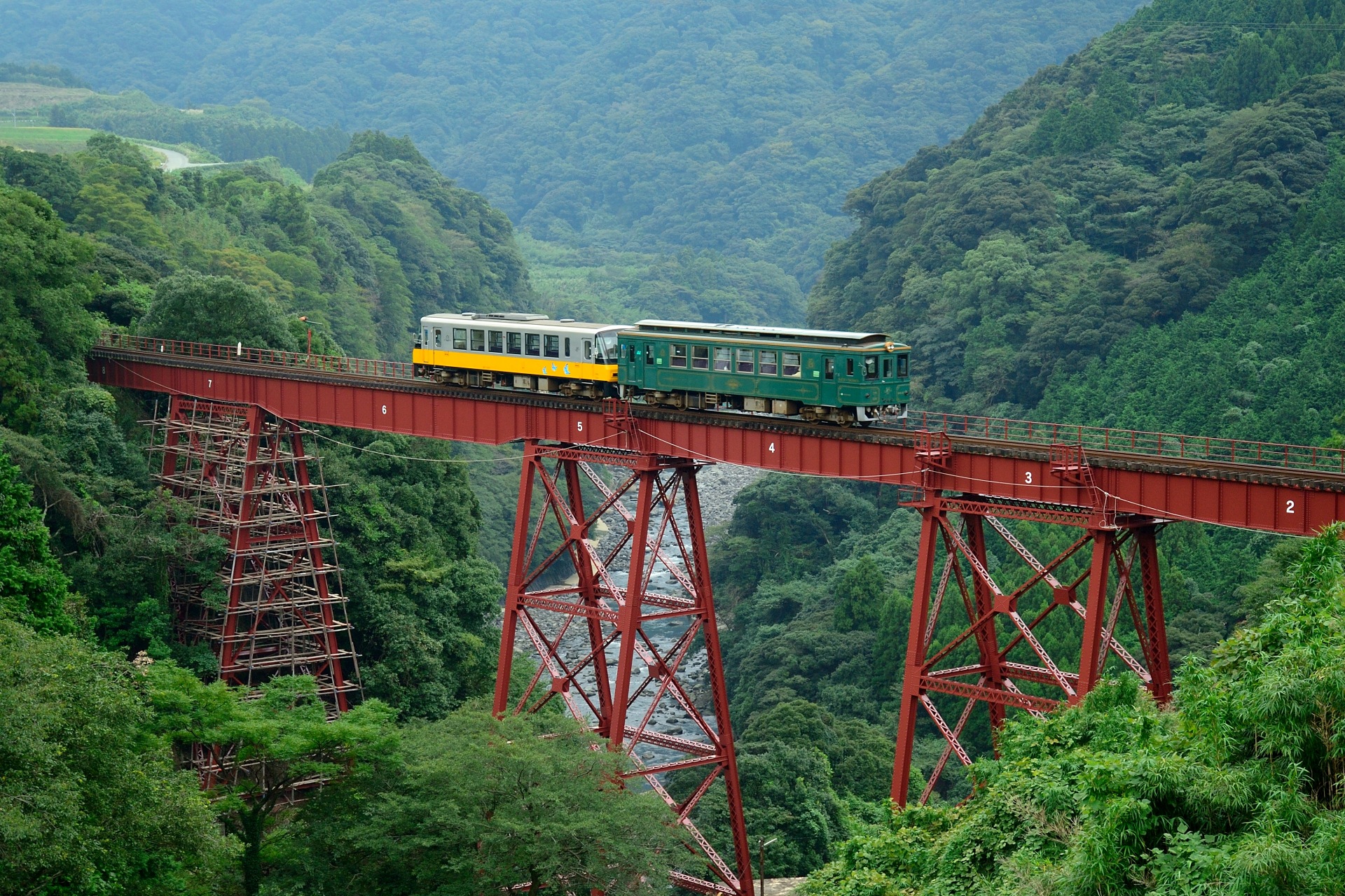 鉄道 気動車 立野橋梁を行く気動車 壁紙19x1280 壁紙館