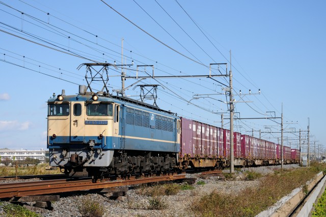 原色EF65 2121 貨物列車