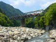 鉄橋を行くトロッコ列車