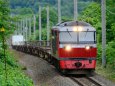 DF200牽引の貨物列車