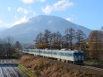 黒姫山と長野色115系