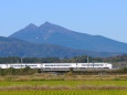 筑波山とスーパーひたち 651系