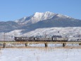 雪の高杜山と2000系A編成