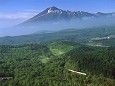 岩手山と気動車