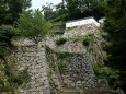備中松山城の高石垣と土塀