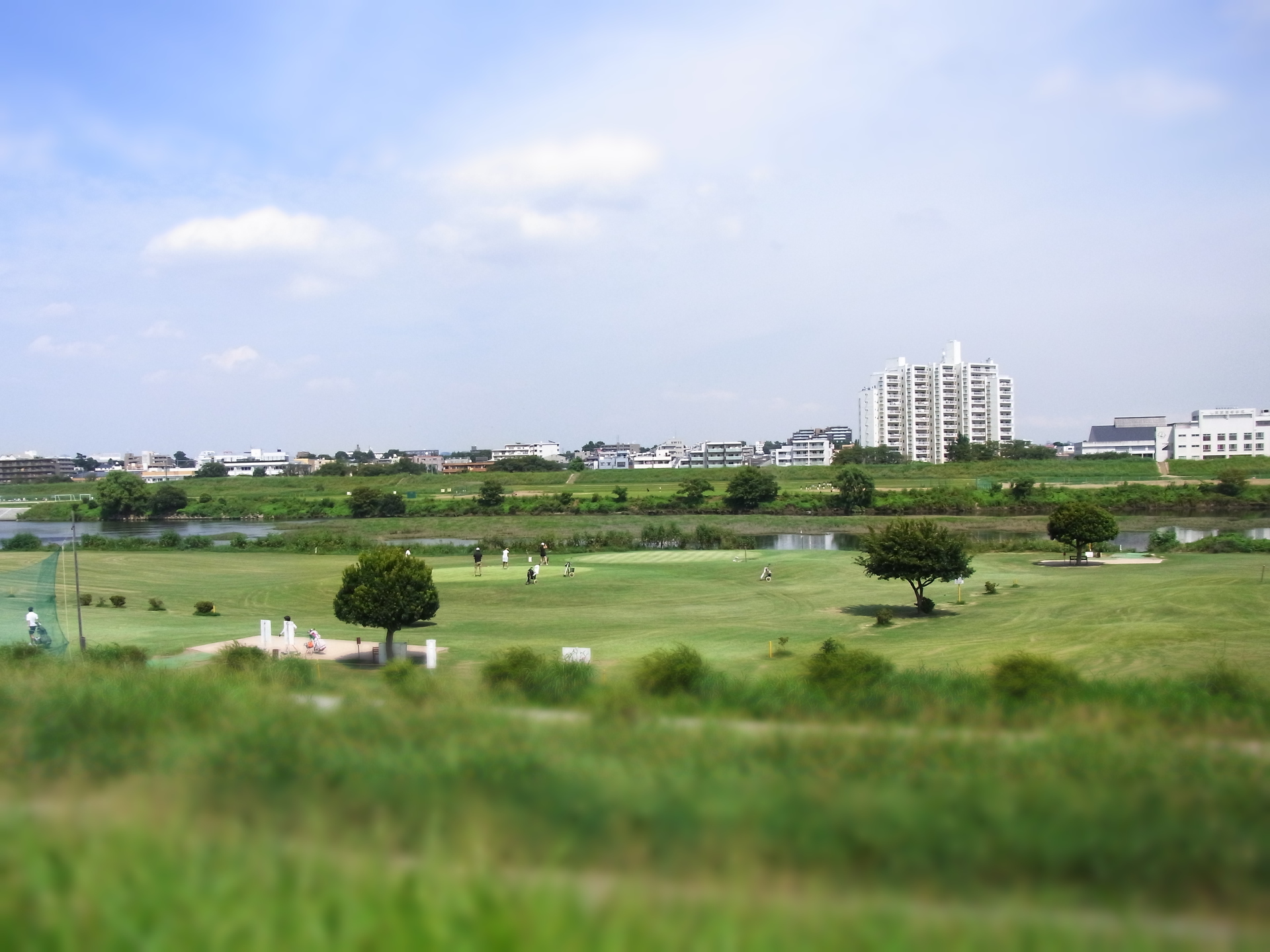 その他 河川敷のゴルフ場 壁紙19x1440 壁紙館