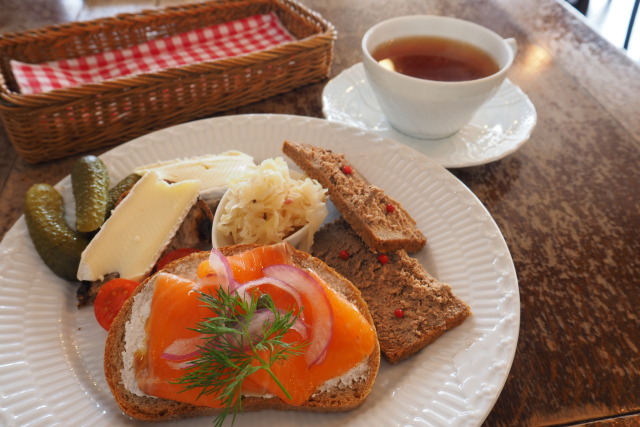カフェでランチ