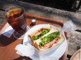 テラスでランチ