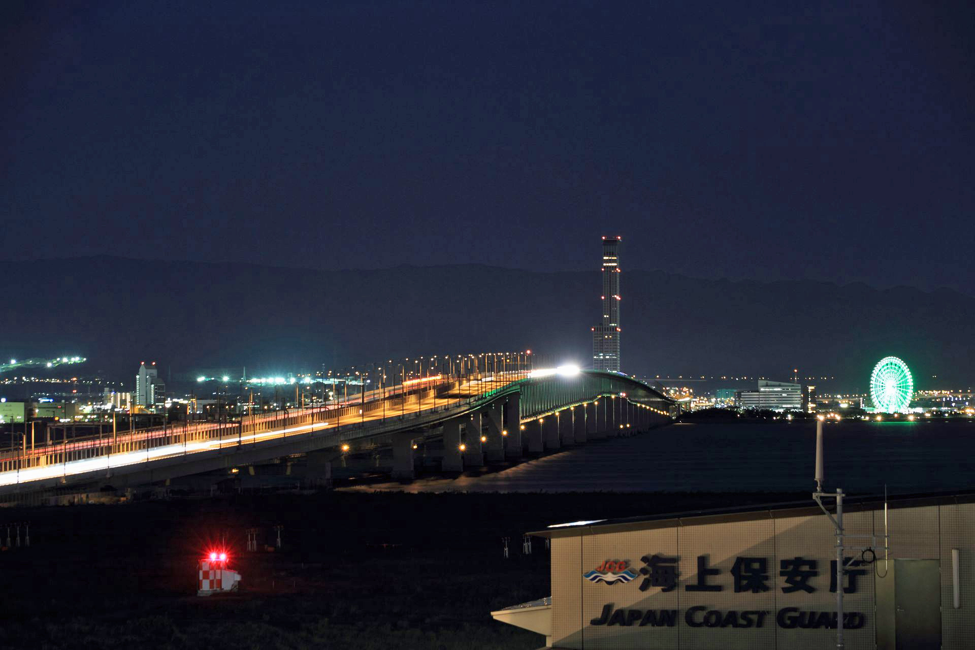 夜景 花火 イルミ 夜の関西国際空港連絡橋 壁紙19x1280 壁紙館