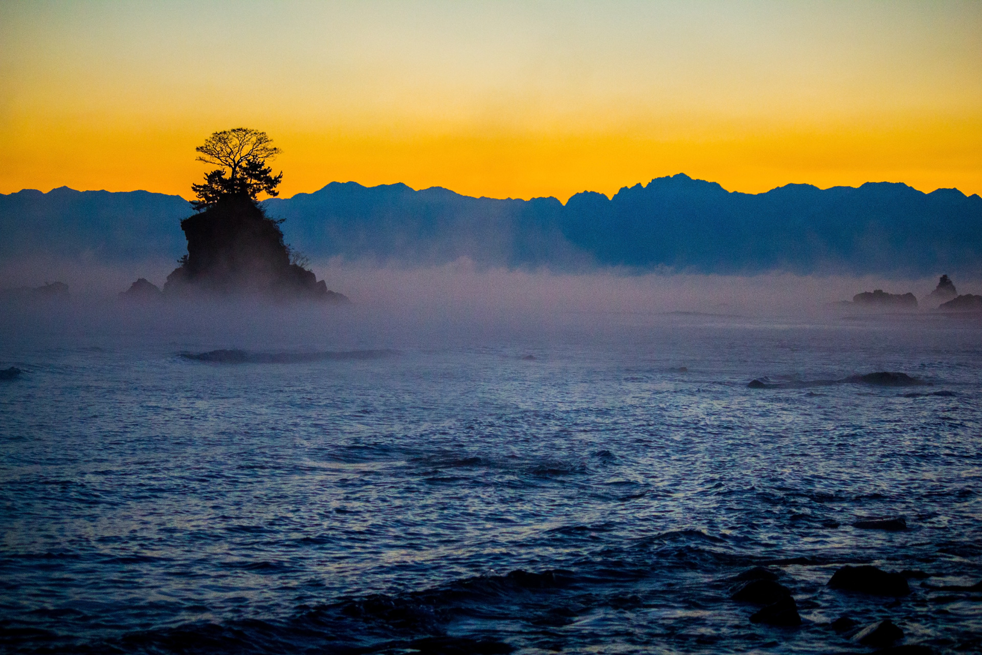 朝焼け 夕焼け 雨晴海岸の気嵐 壁紙1920x1280 壁紙館