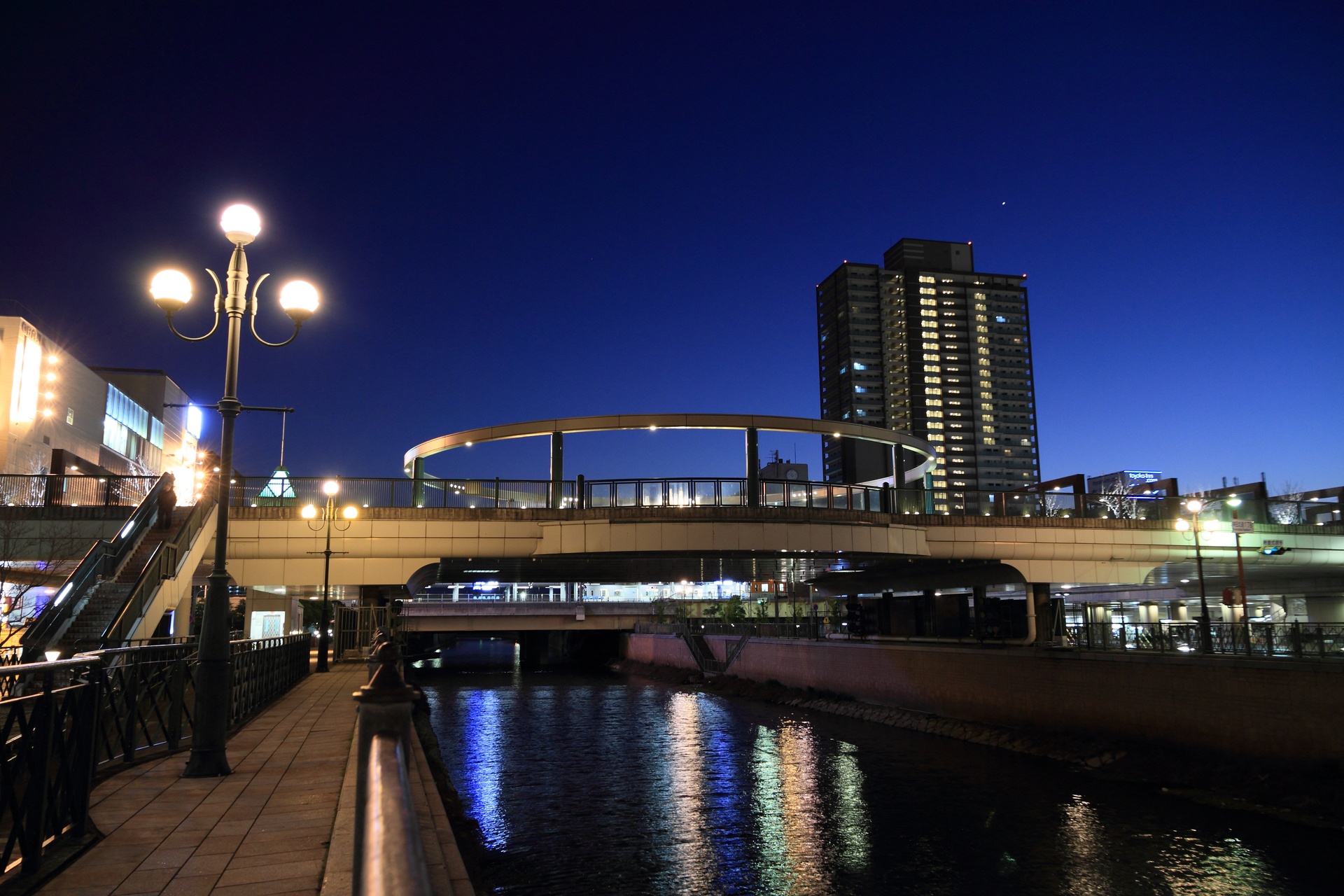 夜景 花火 イルミ 夜の街 壁紙19x1280 壁紙館