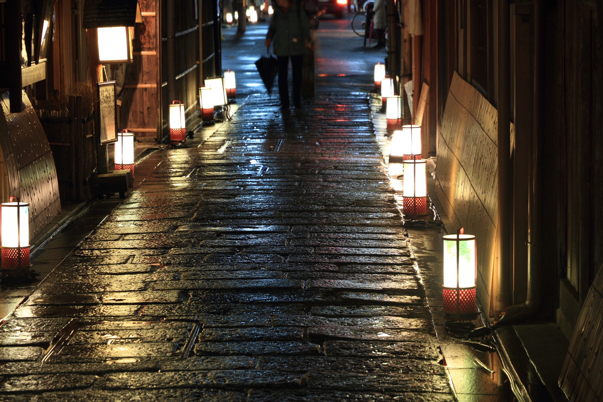 夜景 花火 イルミ 夜の祇園1 壁紙19x1280 壁紙館