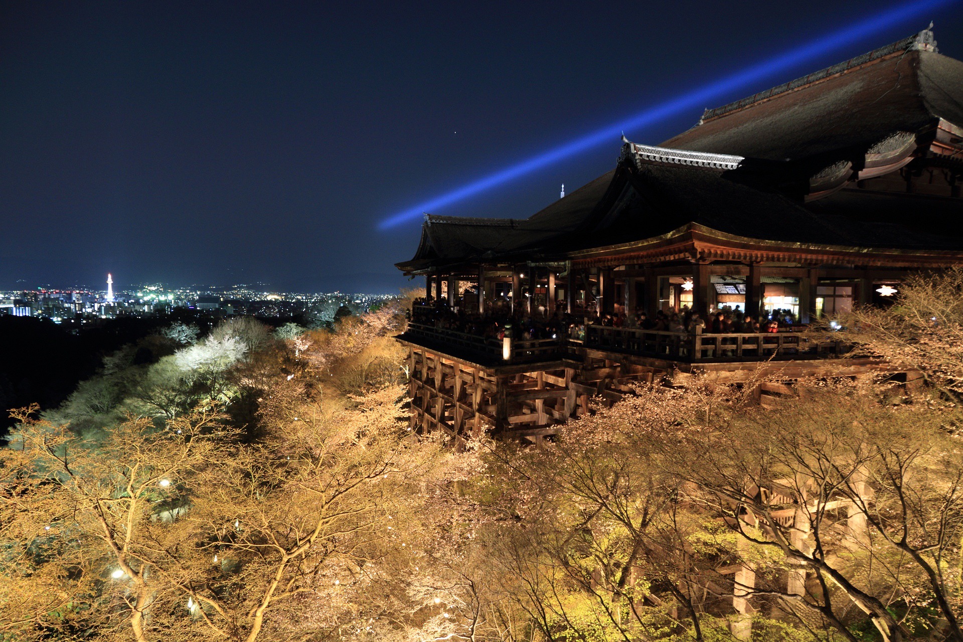 夜景 花火 イルミ 春の京都 清水寺ライトアップ 壁紙19x1280 壁紙館