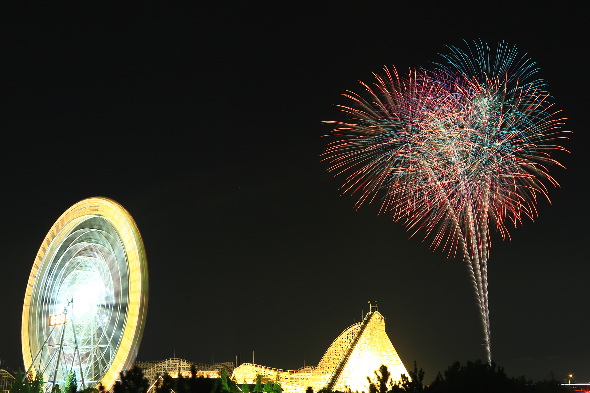 夜景 花火 イルミ ナガシマスパーランド花火大会 壁紙19x1280 壁紙館 夜景 花火 イルミ ナガシマスパーランド花火大会 壁紙19x1280 壁紙館