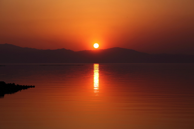 春琵琶湖の夕日