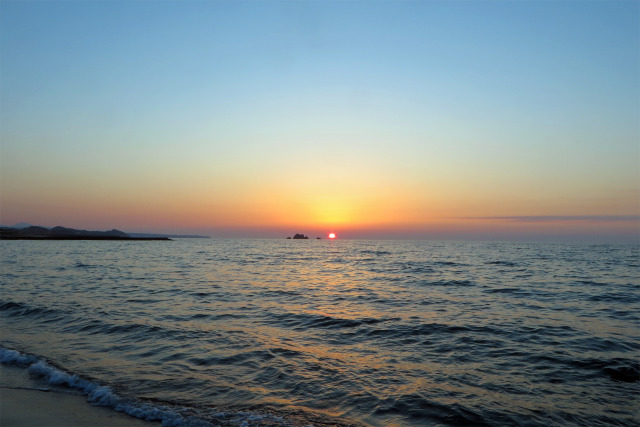 海に沈む春の太陽5