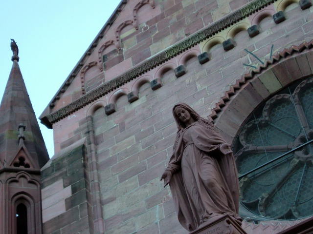 フライブルグ旧市街早朝の街角