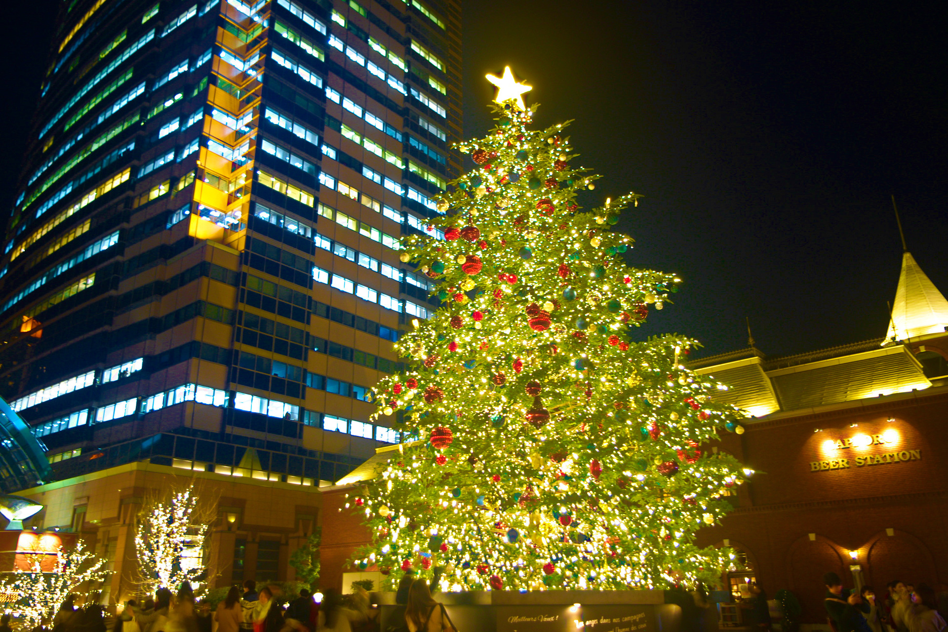 夜景 花火 イルミ 恵比寿ガーデンプレイスのxmas 壁紙19x1280 壁紙館