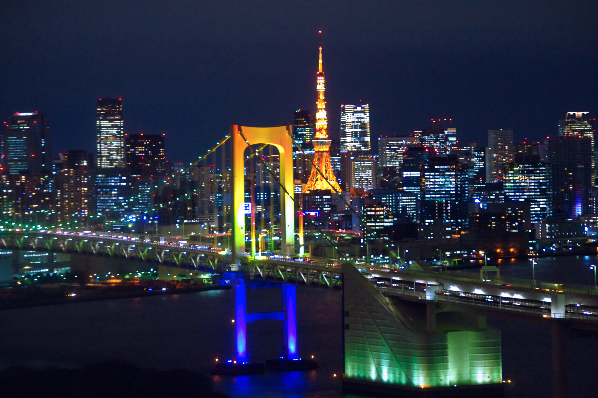 夜景 花火 イルミ レインボーブリッジと東京タワー 壁紙1920x1280