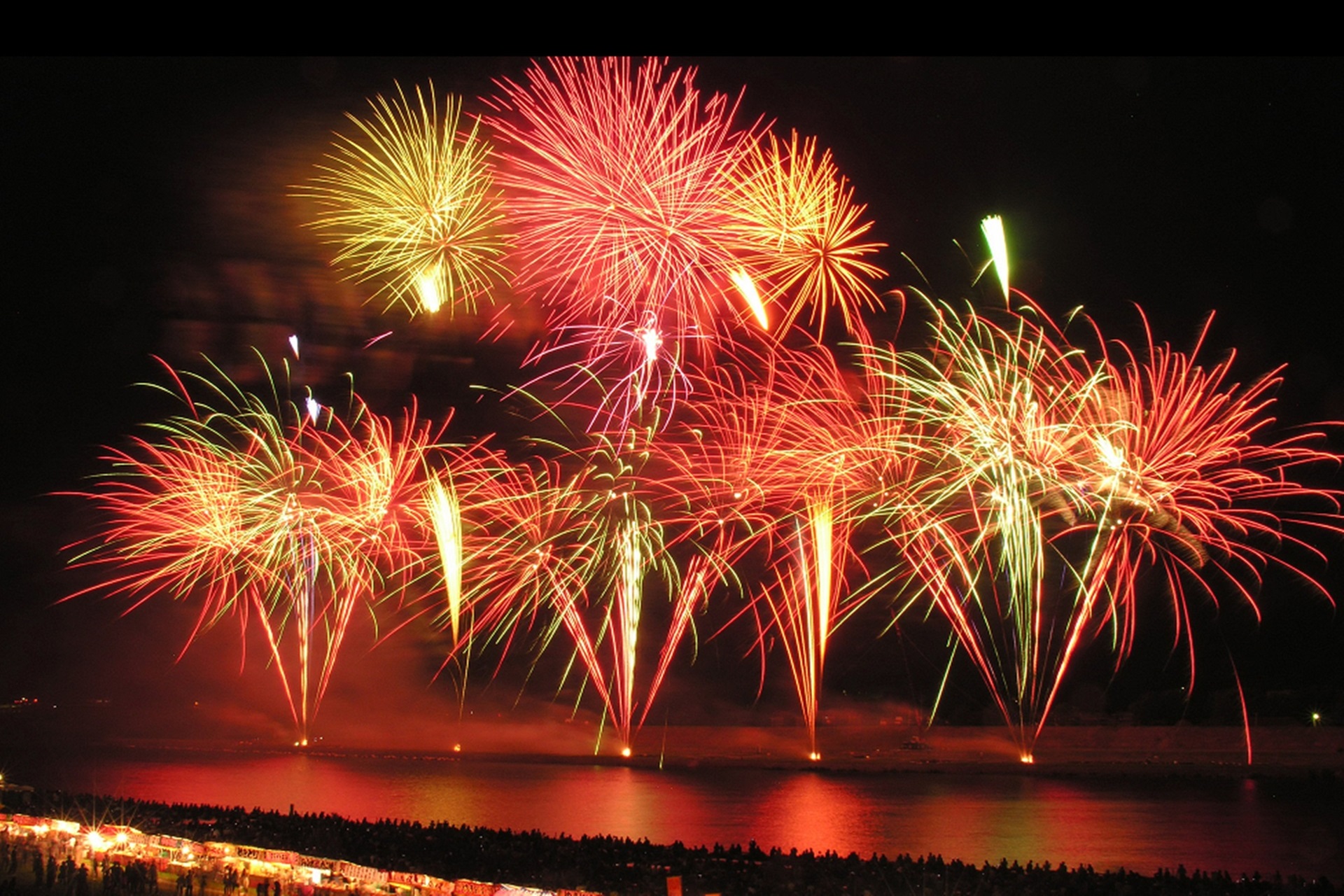 夜景 花火 イルミ 久留米夏祭り 壁紙19x1280 壁紙館