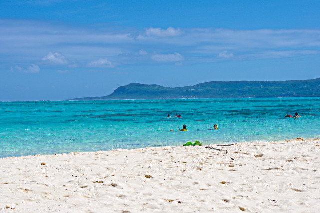 サイパン・エメラルドブルーの海