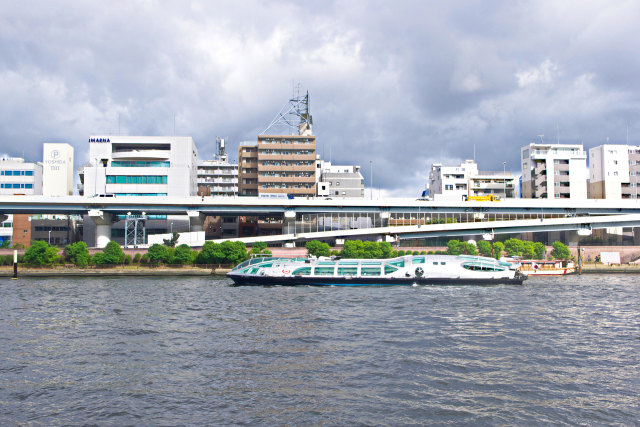 隅田川を行く水上バス