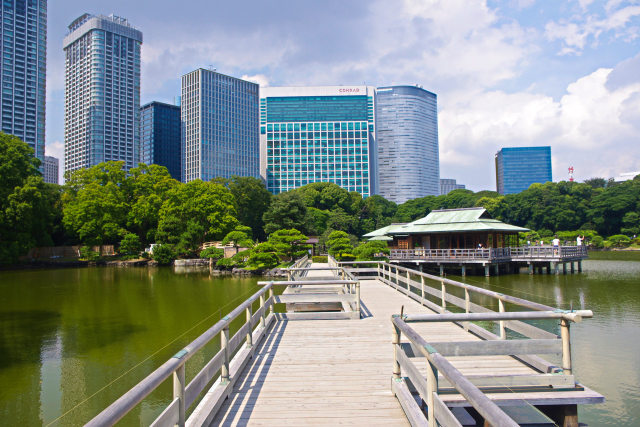 潮入の池と中島の御茶屋