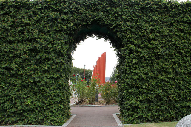 秋のバラ咲く荒牧バラ公園