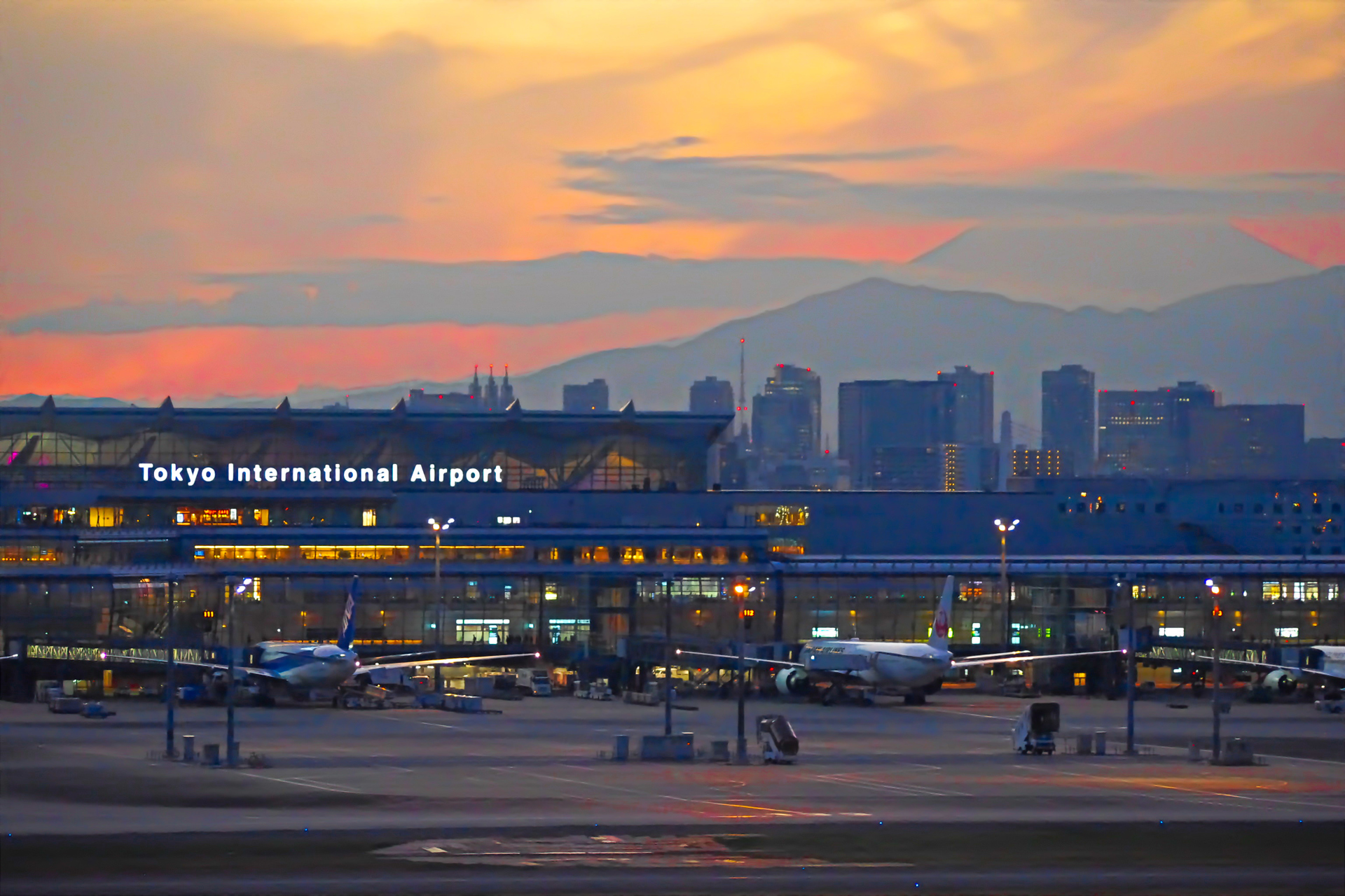 朝焼け 夕焼け 羽田空港から夕景富士 壁紙19x1280 壁紙館