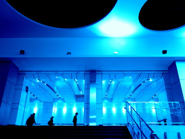 新宿の通路にて