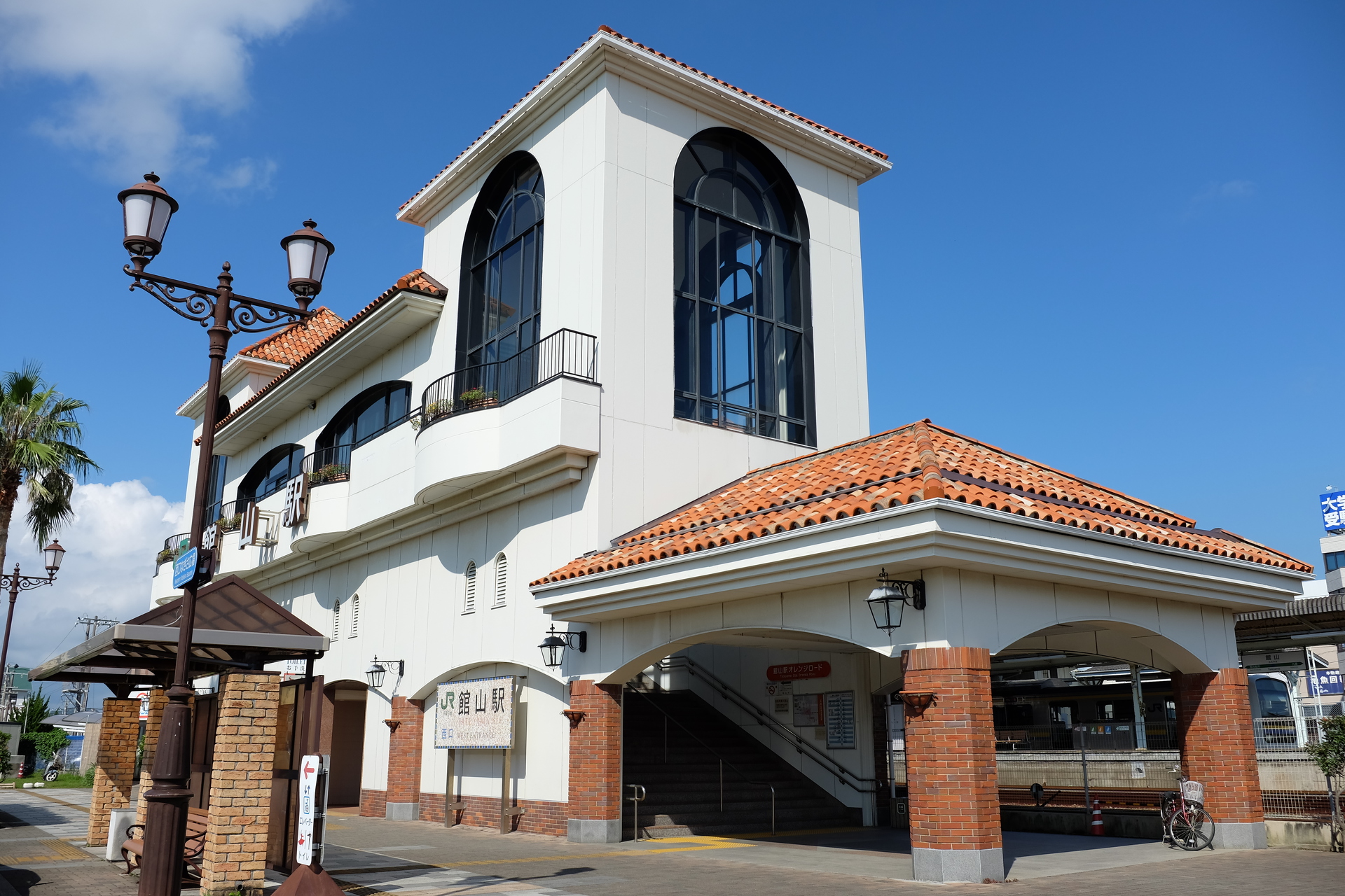 都市 街 室内 おしゃれな館山駅 壁紙19x1280 壁紙館