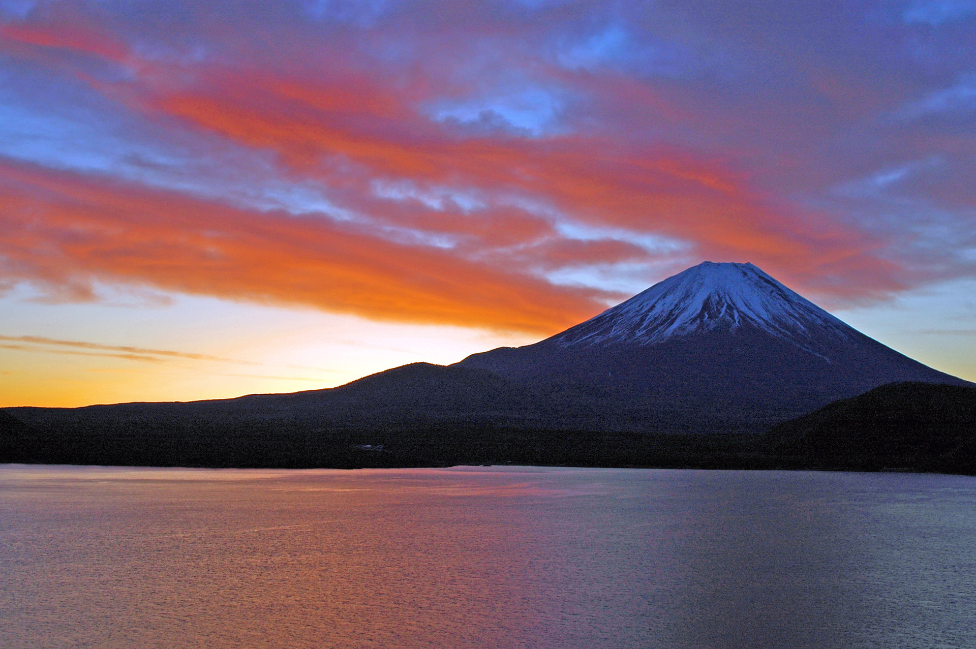 朝焼け 夕焼け 本栖湖の朝焼け 壁紙19x1277 壁紙館