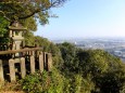 山の中腹の神社から